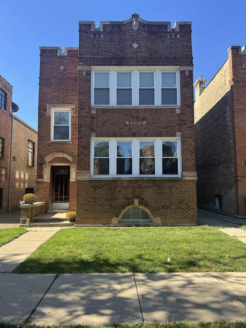 Property Photo:  6208 N Artesian Avenue 2  IL 60659 