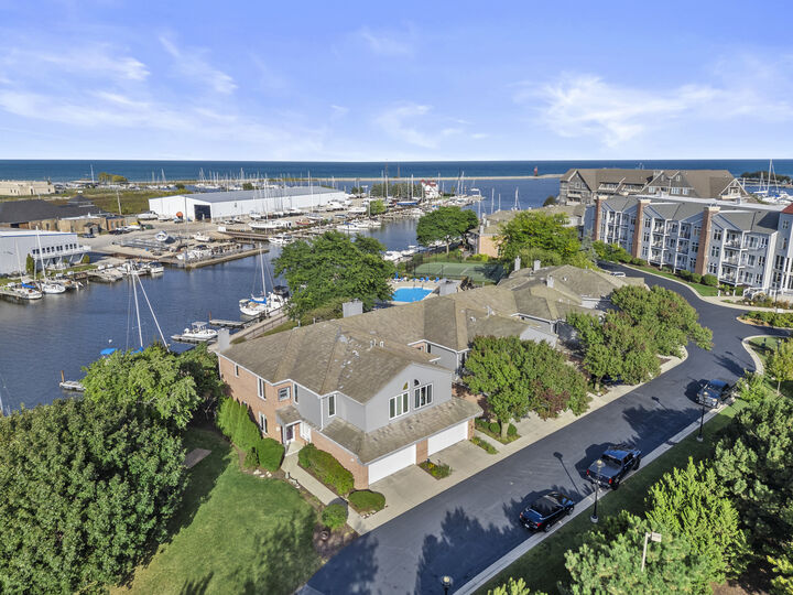 68 Harborview Drive 68  Racine WI 53403 photo