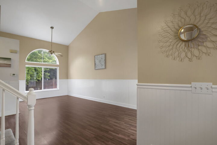 Property Photo: 51 W Rustic Lane IL 60073