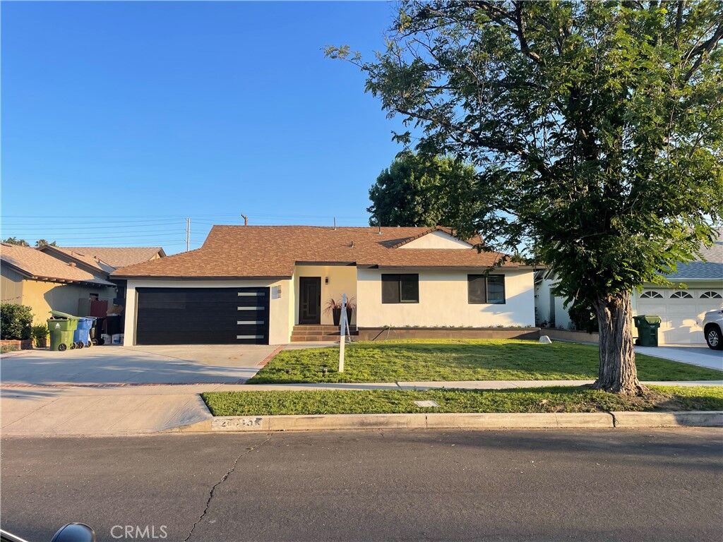 Property Photo:  20406 Londelius  CA 91306 