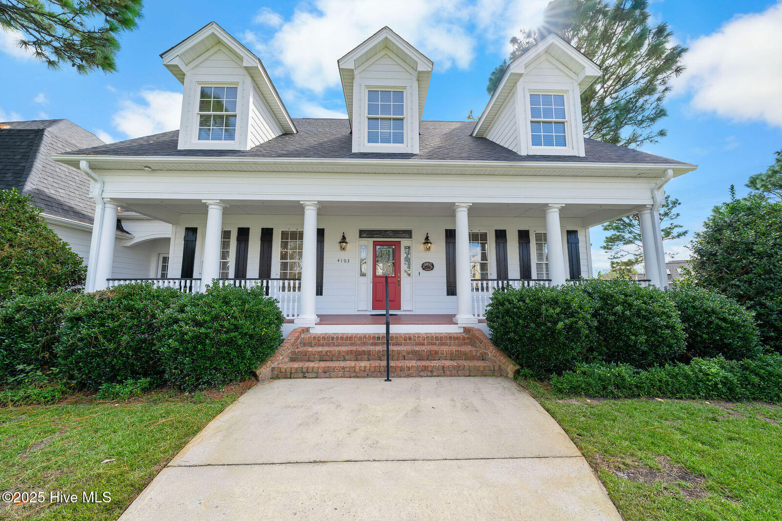 Property Photo: 4103 Kittiwake Court SE NC 28461