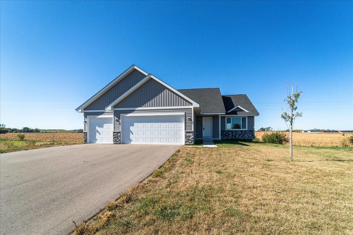 Property Photo: 922 Prestwick Drive MN 56011