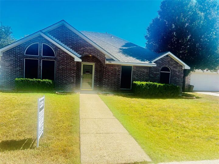 Property Photo: 1506 Pintail Court TX 75115