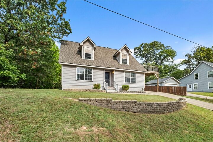 Property Photo:  6 Bracknell Lane  AR 72715