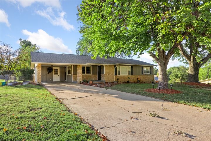 1002 S Oak Street  Harrison AR 72601 photo