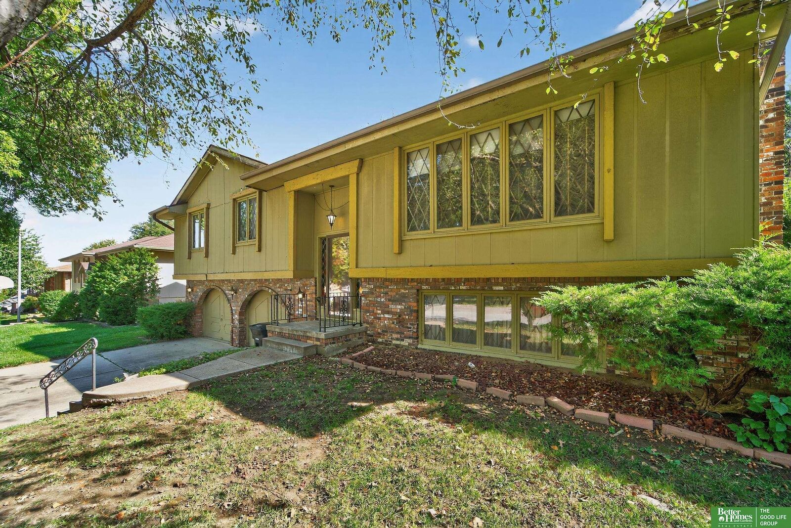 Property Photo:  1411 Holling Drive  NE 68144 