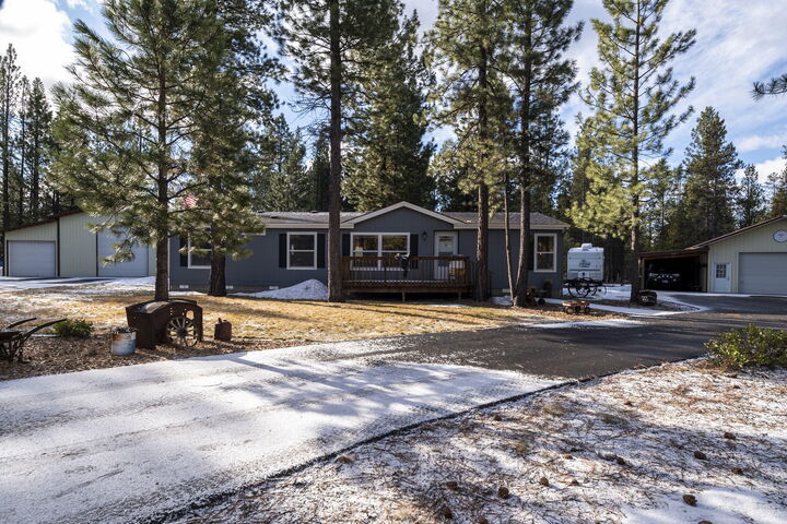 Property Photo: 17575 Sutter Street OR 97739