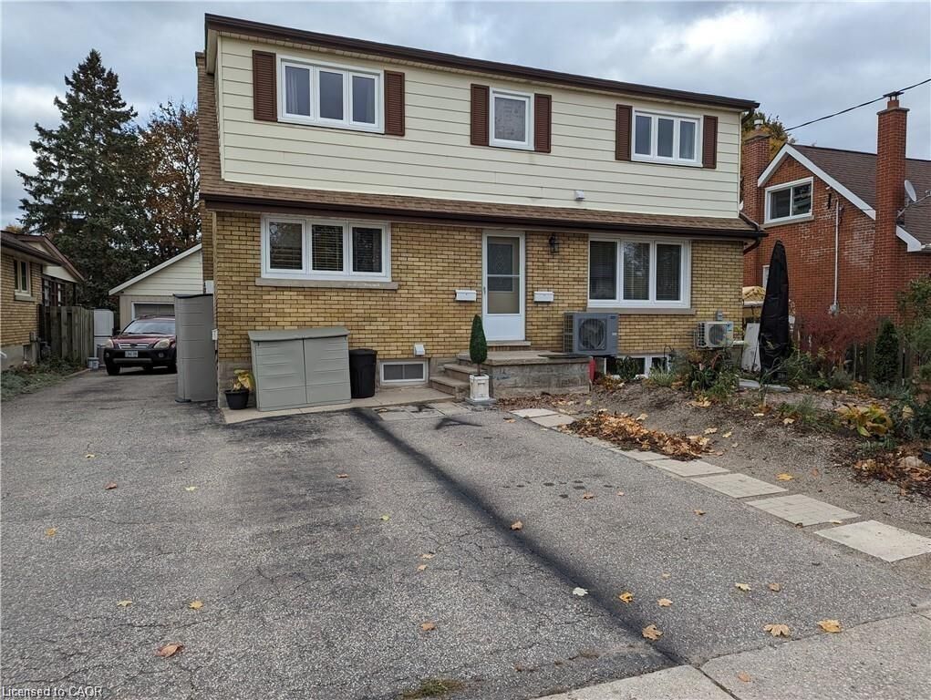 Property Photo:  476 Prospect Avenue Upper  ON N2A 1E1