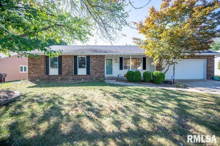 3319 N Elmcroft Terrace  Peoria IL 61604 photo