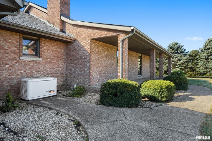 Property Photo: 26101 Schuck Road IL 61571