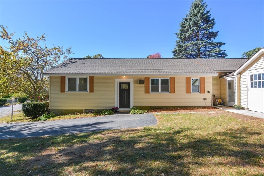 Property Photo: 91 Hillcrest Rd MA 01826