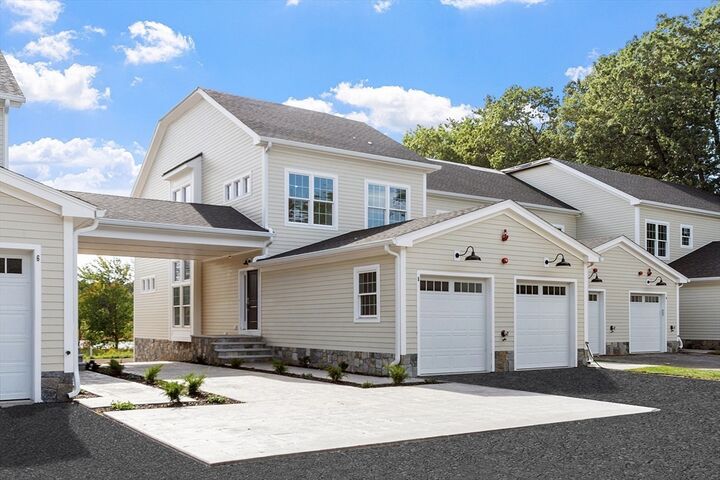 Property Photo: 206 W Main St 5 MA 01833