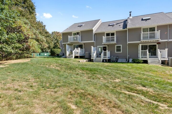 Property Photo:  320 Newbury St 304  MA 01923 