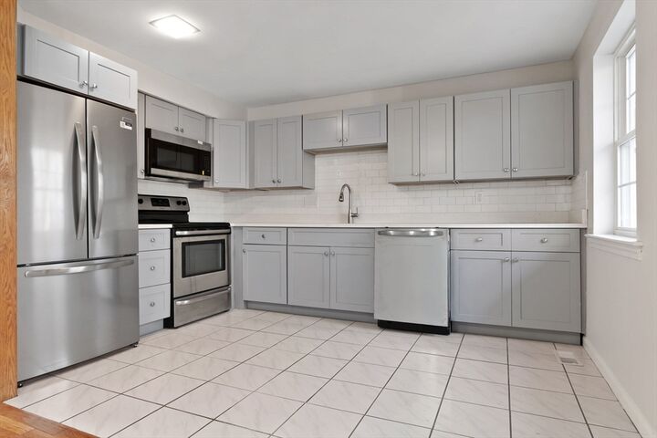 Property Photo:  320 Newbury St 304  MA 01923 