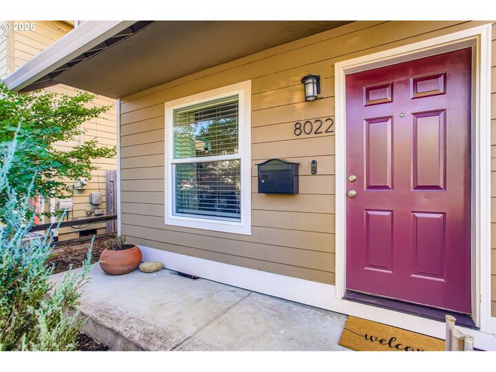 Property Photo:  8022 NE Holladay St  OR 97213 