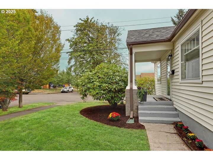Property Photo: 7154 N Concord Ave OR 97217