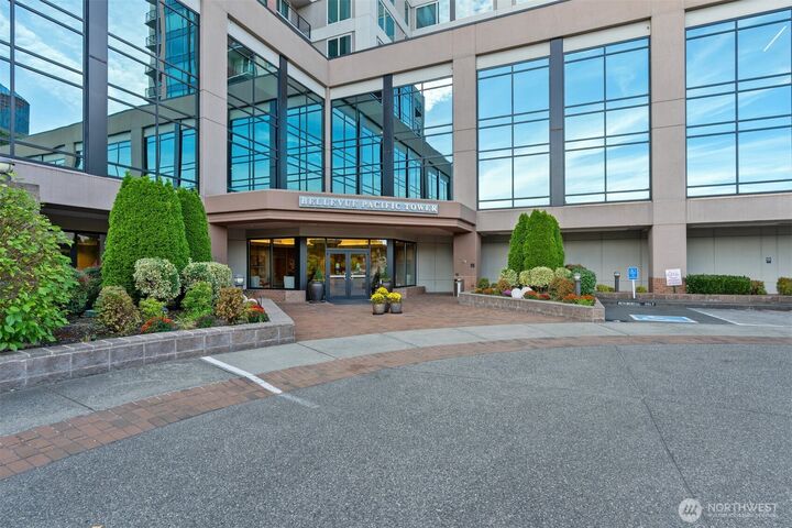 Property Photo:  177  107th Avenue NE 720  WA 98004 