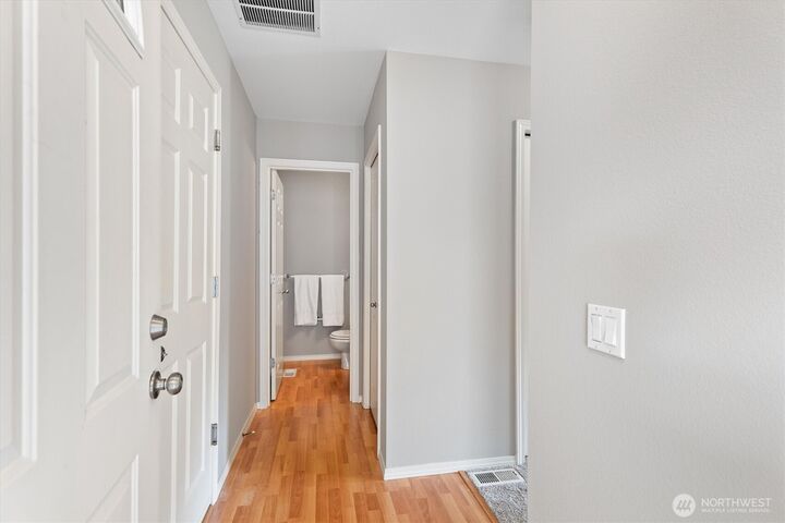 Property Photo: 1612 Hollow Dale Place 2-C WA 98204