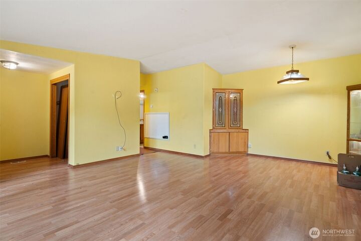 Property Photo: 1291 E Lakeshore Drive W WA 98584