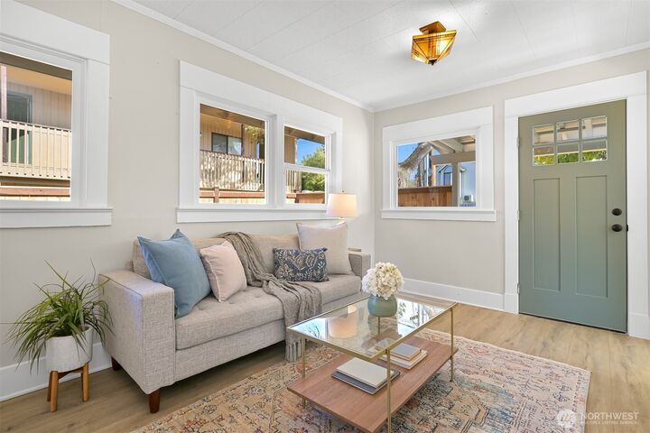 Property Photo:  2325  Valencia Street  WA 98229 