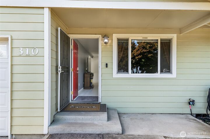 Property Photo: 310 Johnson Street WA 98022
