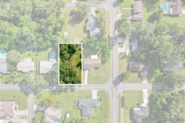 Property Photo: 105 E Inverness Boulevard FL 34452