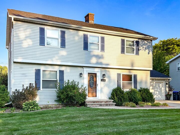 Property Photo: 1112 Oxford Court WI 54956