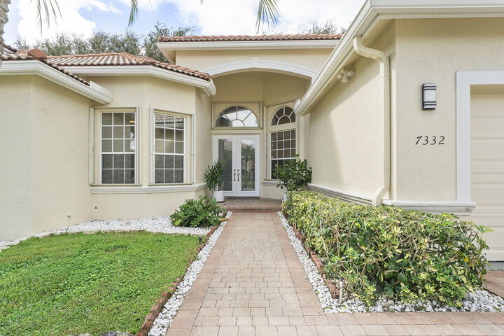 Property Photo:  7332 Viale Michelangelo  FL 33446 