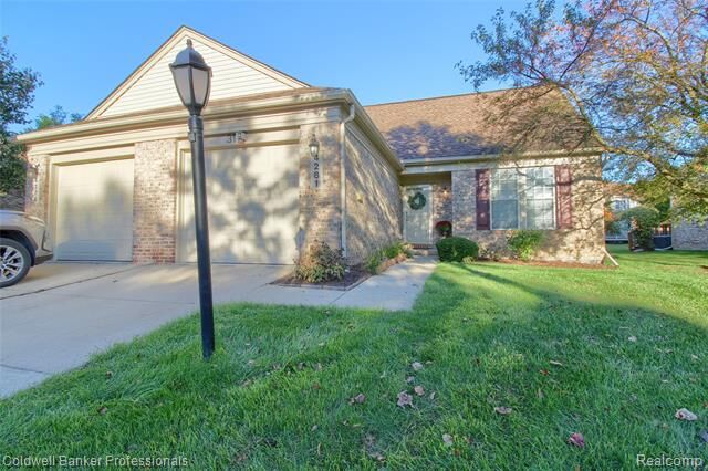 Property Photo: 4281 Hunters Circle W MI 48188