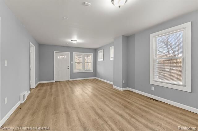 Property Photo: 15840 Dexter Avenue MI 48238