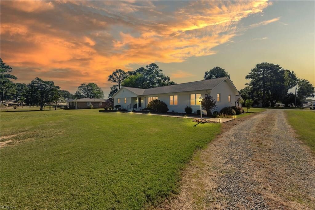 Property Photo: 1028 Timberneck Rd VA 23043