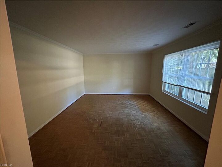 Property Photo: 228 Fincastle Dr VA 23601