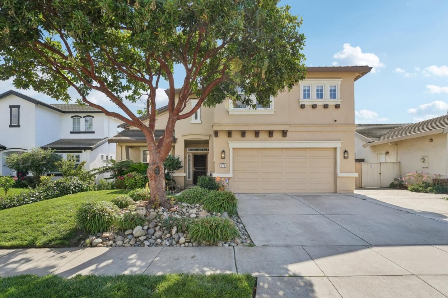 Property Photo:  476 Arcadia Way  CA 93906 