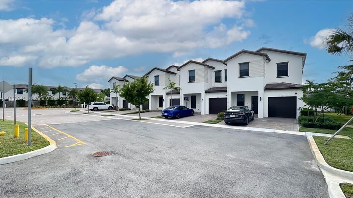 Property Photo:  204 SW 159th Pl  FL 33027 