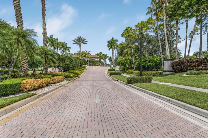 Property Photo:  11750 Bayfield Dr  FL 33498 