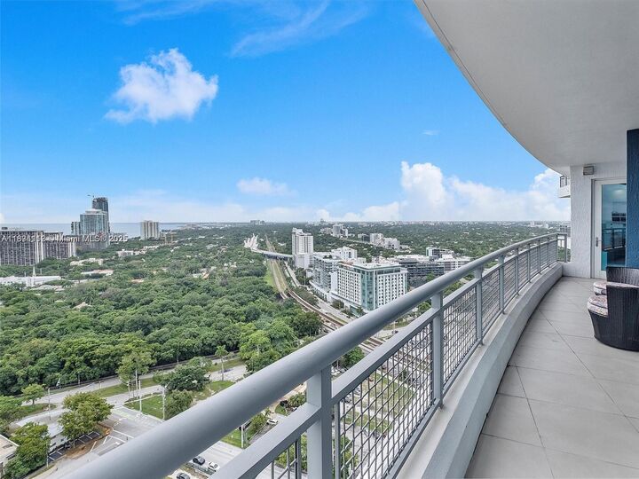 Property Photo:  60 SW 13th St 2500  FL 33130 