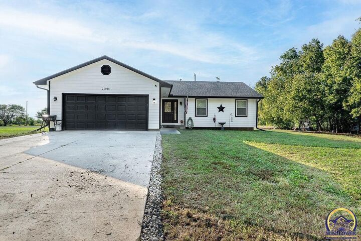 21015 N Sail A Way Dr  Overbrook KS 66524 photo