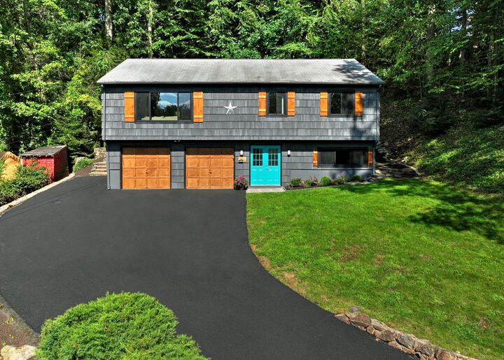 Property Photo: 138 Pinewood Trail CT 06611