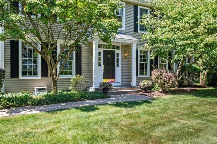 Property Photo:  102 Country Club Road  CT 06001