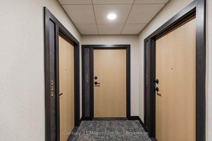 Photo de la propriété: 31 Huron Street 223 ON L9Y 5T7