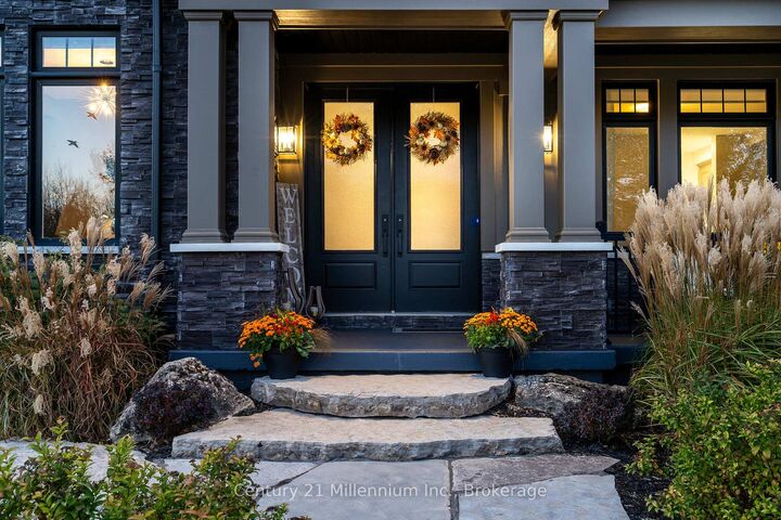 Property Photo: 138 Creekwood Court ON L9Y 0V1