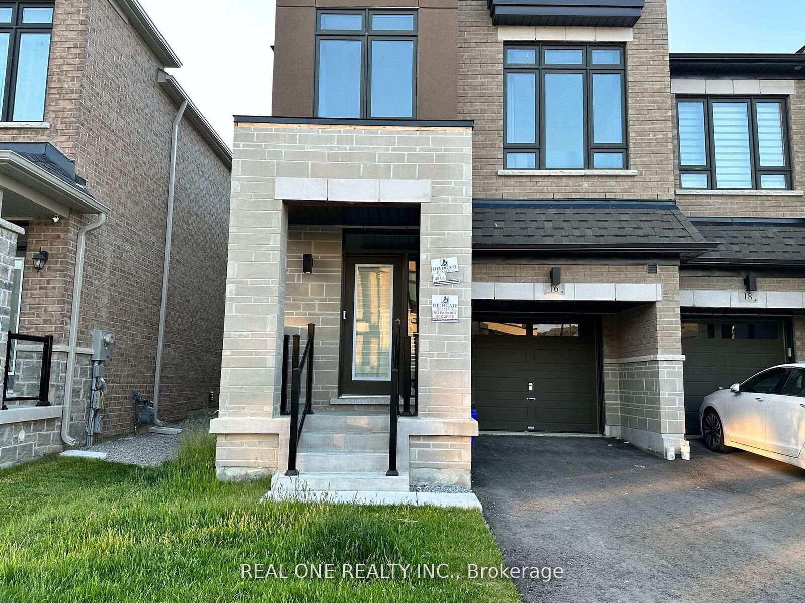 Property Photo: 16 Hewison Avenue ON L4S 0J1