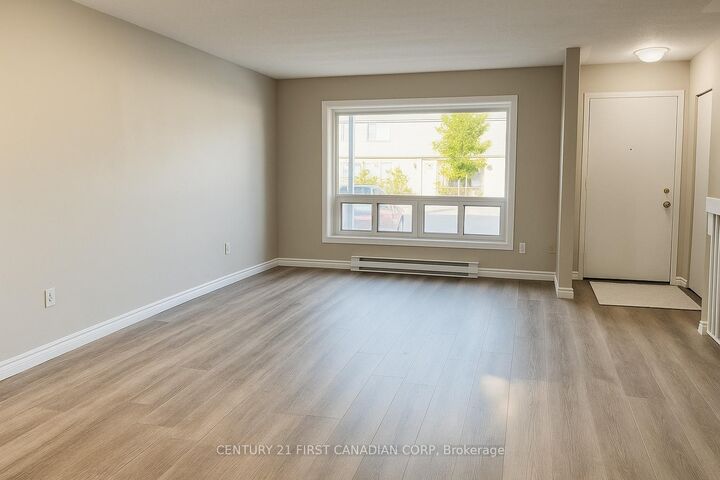 Property Photo: 475 Sandringham Crescent Crescent 30 ON N6C 5B9