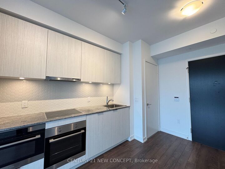 Photo de la propriété:  158 Front Street E 1205  ON M5A 1E5 