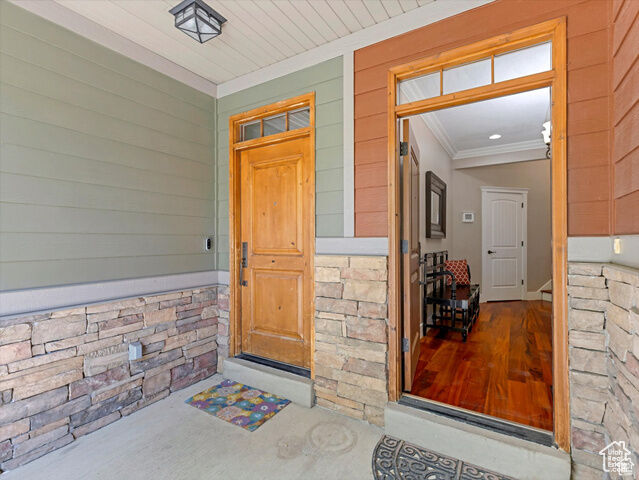 Property Photo: 4828 Brooks Way UT 84117