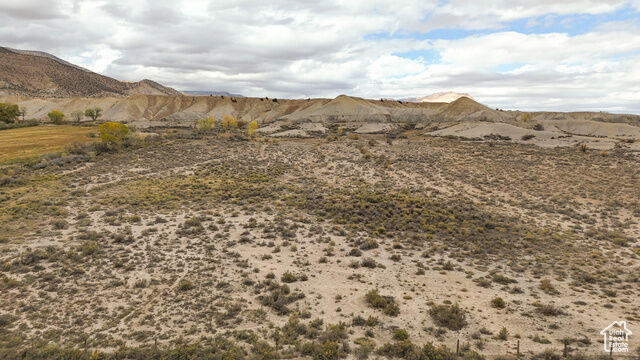 Property Photo: 315 E 340 N UT 84522