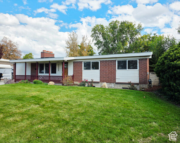 Property Photo: 10433 S Carnation Dr UT 84094