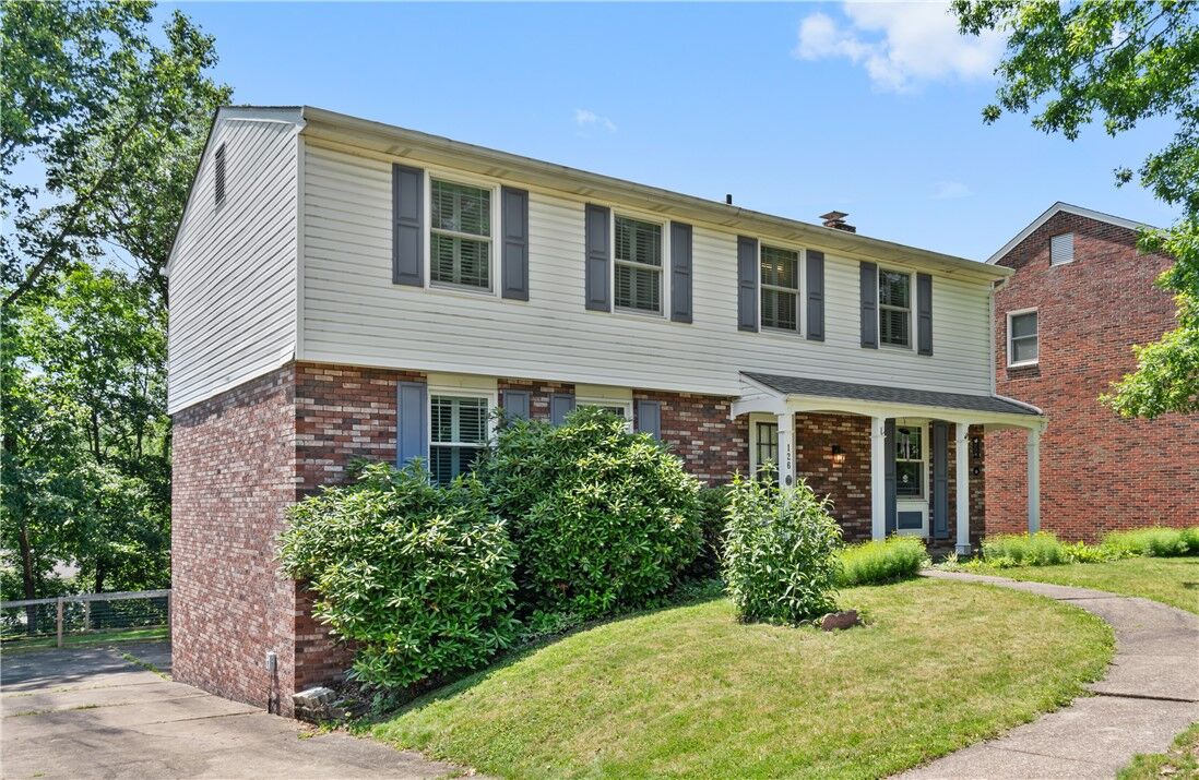 Property Photo:  126 Penn Lear Drive  PA 15146 