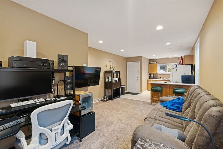 Property Photo:  921 McLaughlin Run Rd  PA 15017 