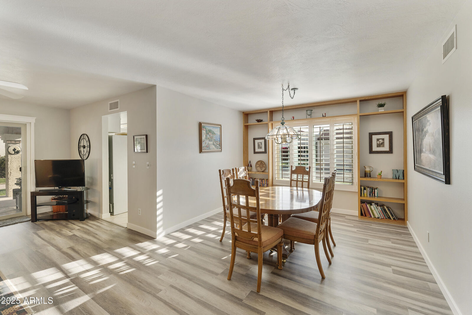 Property Photo:  663 S Saguaro Way  AZ 85208 